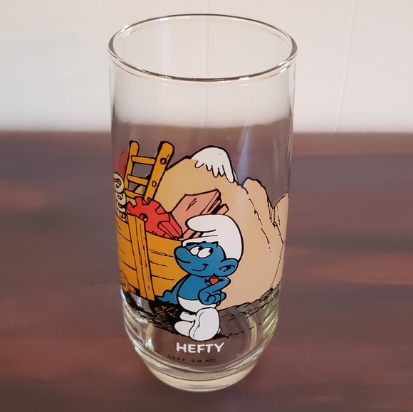 1983 Wallace Berrie &Co Hardee's Smurf Glass Hefty